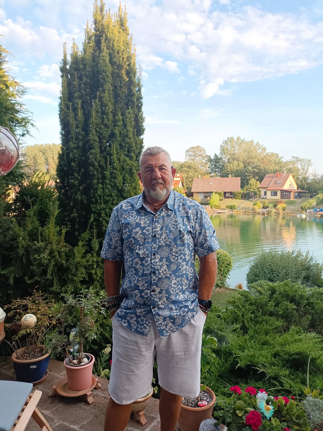 Customer photo review of Herren Kurzarm Hawaii Resort Sommerhemd mit Blumenmuster