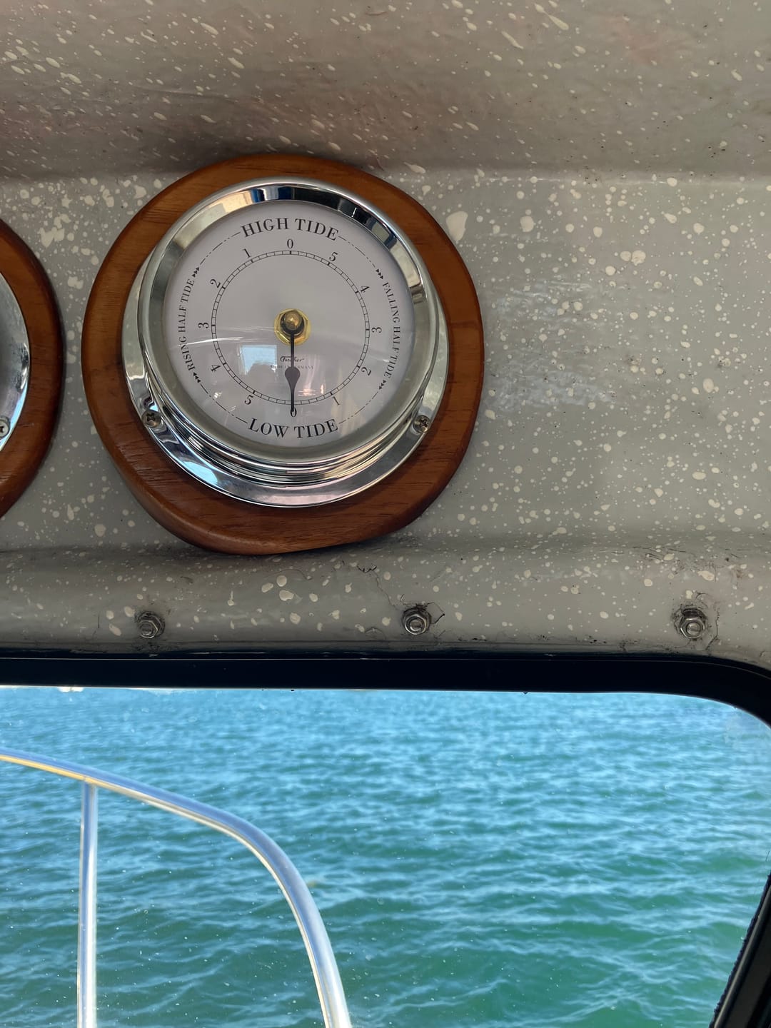 Customer photo review of Polished Chrome & White Dial  125mm Quartz Tide Clock