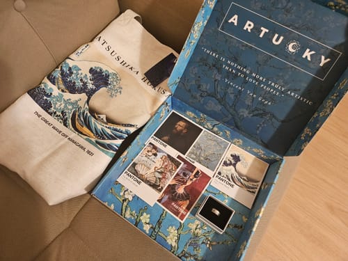 Customer photo review of The Great Wave off Kanagawa Omuz Çantası