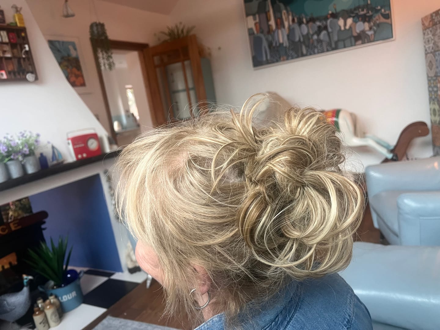 Customer photo review of Stranded Flicky Messy Scrunchie Bun #10/613 Camelia