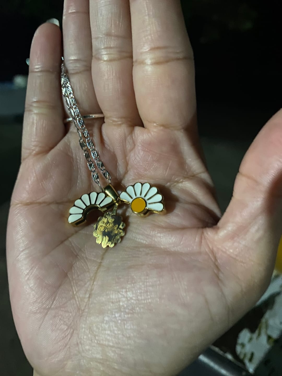 Customer photo review of Printave™ Personalized Flower Necklace
