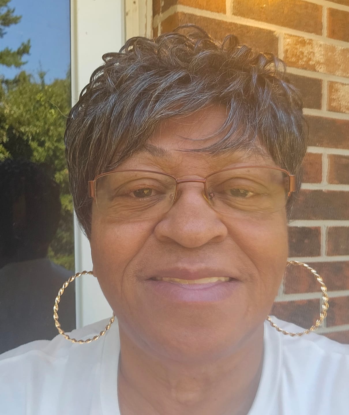 Customer photo review of Bobbi Boss Wig M171 PURE SWEET
