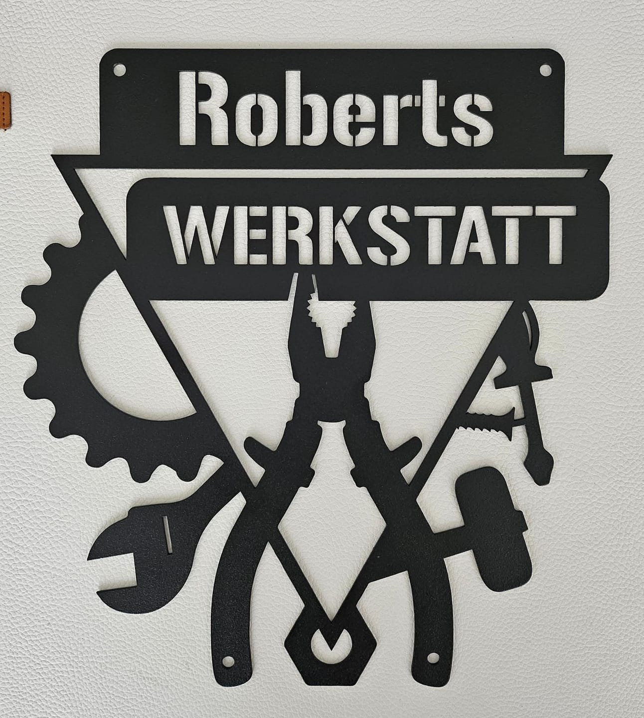 Customer photo review of Werkstattschild - Dreieck aus edlem Stahl (personalisierbar)