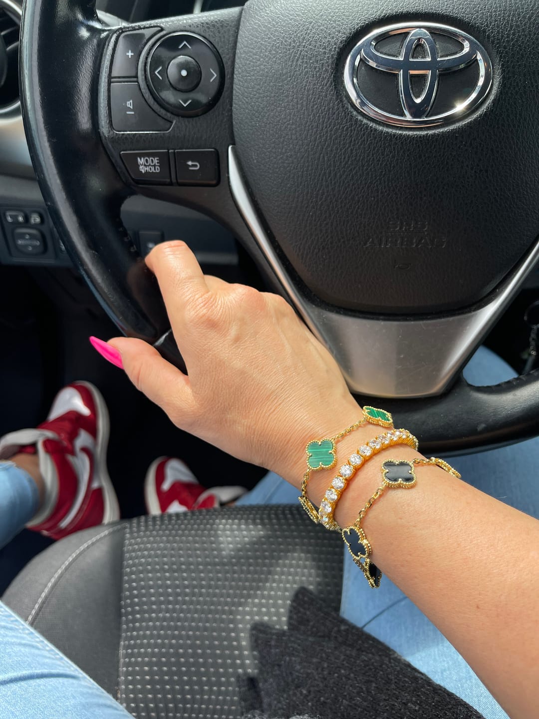 Customer photo review of TENNISBOY BRACELET. - 5MM 18K GOLD