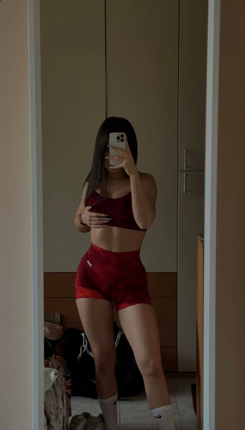 Customer photo review of Shorts Maltinto Rosso Inferno