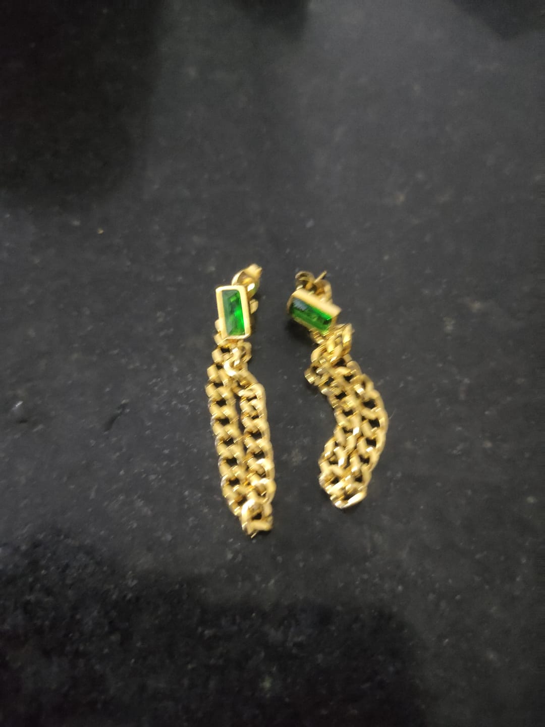 Customer photo review of Brinco Corrente Elisabeth Zircônia Esmeralda Banhado em Ouro 18K