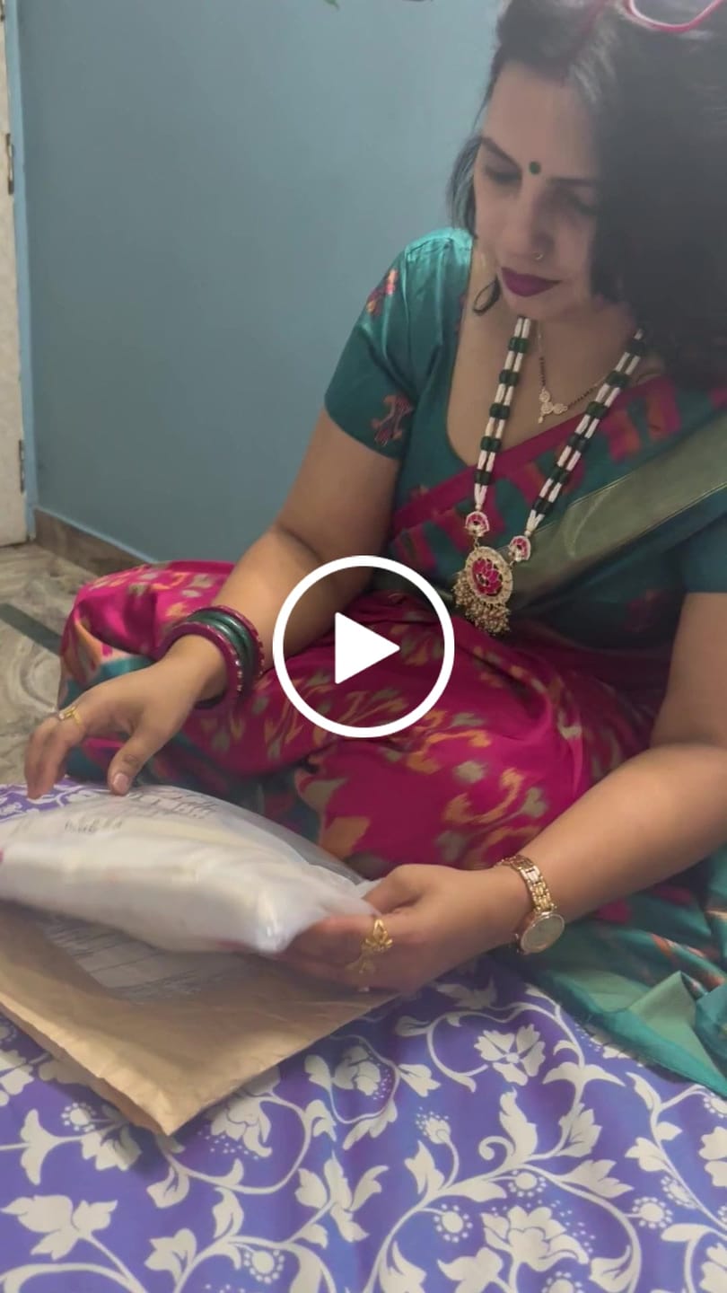 Customer video review of White Embroidered Mulmul Cotton Saree