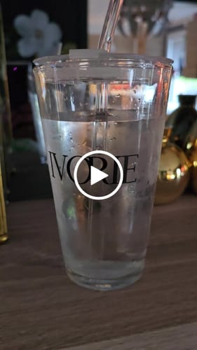 Kundeanmeldelse med video av Glass Tumbler