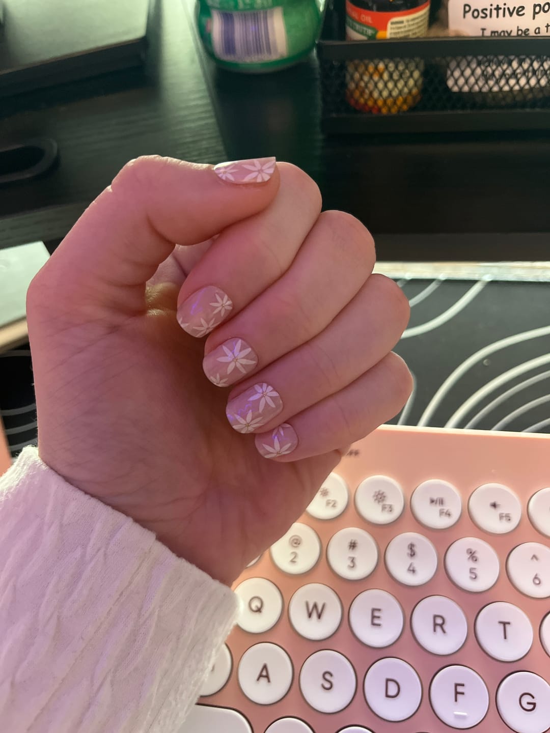 Customer photo review of Aqua Pink (Pearlescent) DIY Semicured Gel Nail Sticker Kit