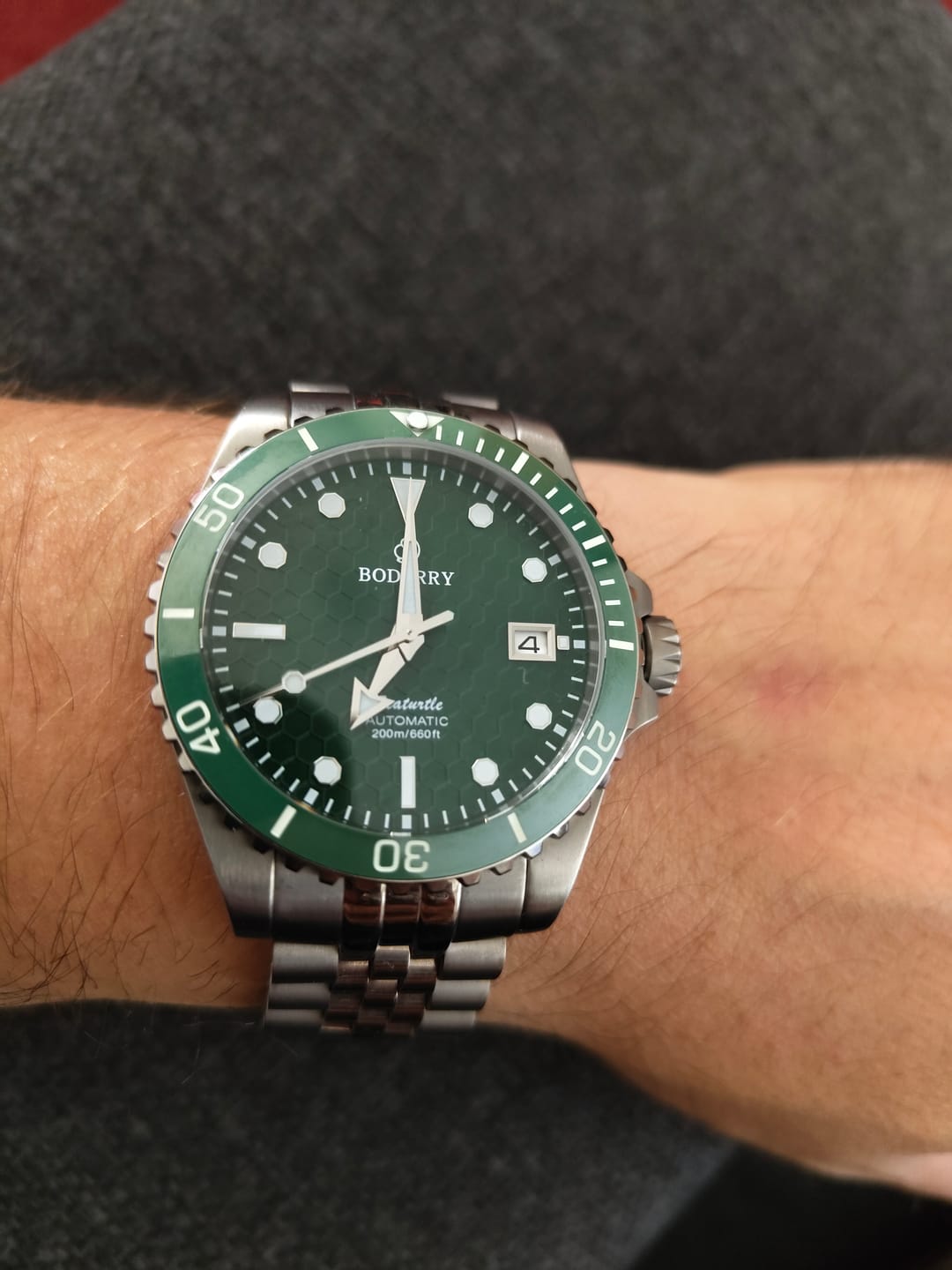 Customer photo review of SEATURTLE.OCEAN(TITANIUM) - Automatic Titanium Diver Watch | Turtle Green/Ti-bracelet