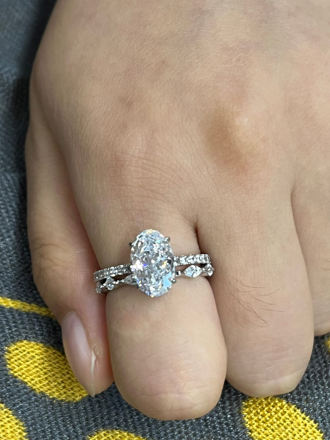 Customer photo review of S925 Attractive 2PC 2.5Ct Oval Cut Bridal Wedding Ring Set Stackable Ring Set For Daily Wear