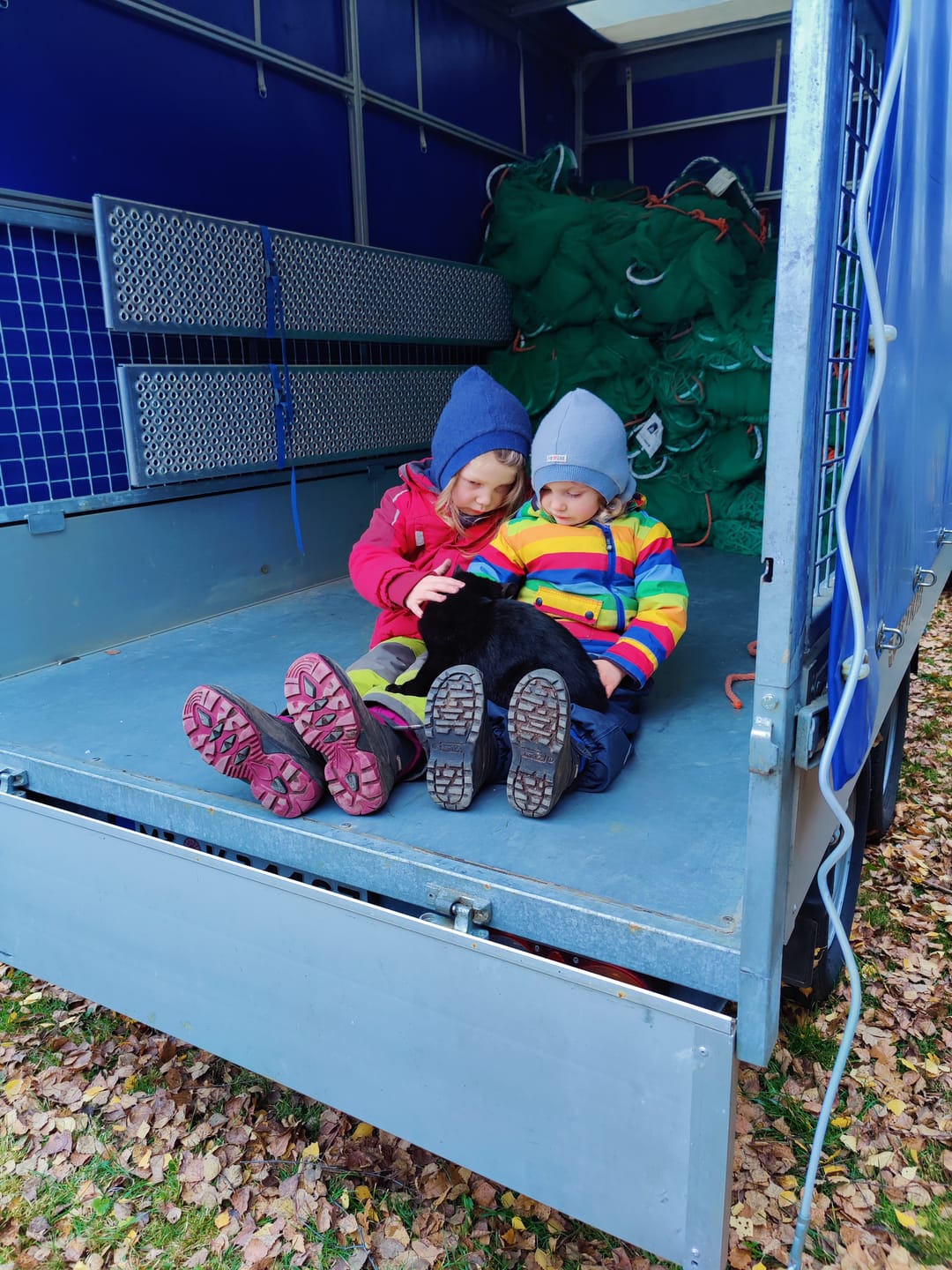 Customer photo review of Upcycling Kaschmir Kapuzenschal Rot
