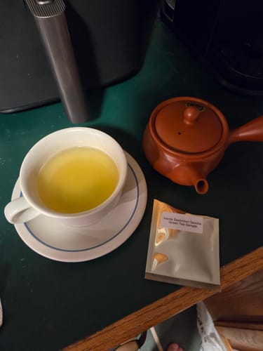 Customer photo review of 22 Tea Samples With Teapot