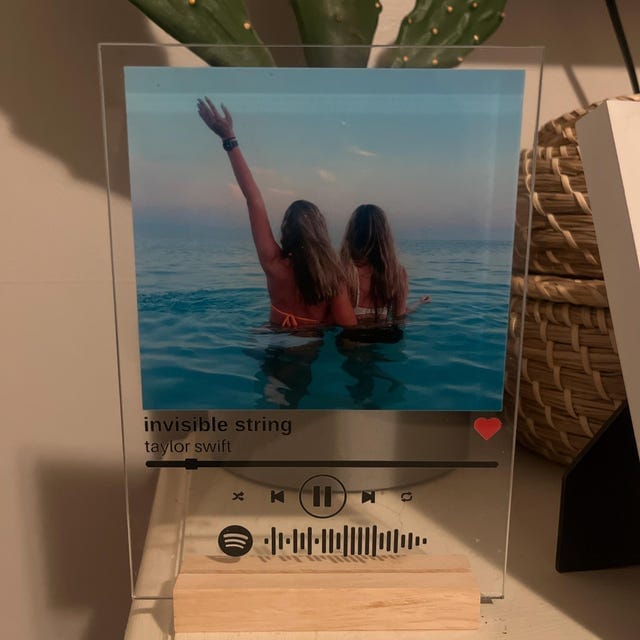 Customer photo review of Custom Spotify Music Plaque with Your Photo