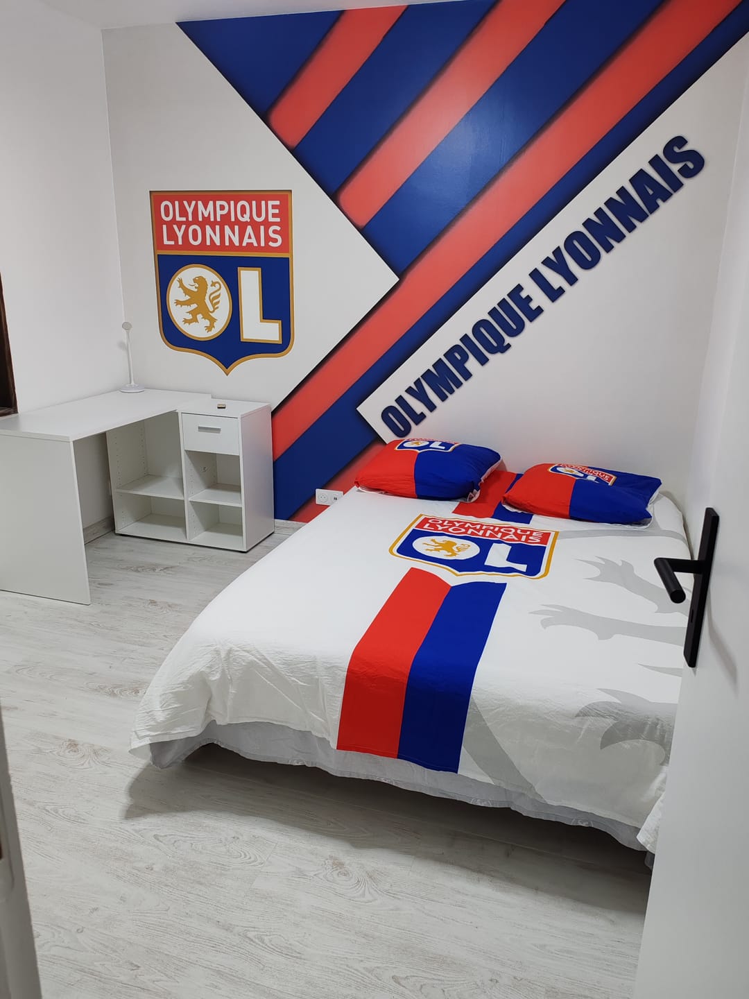Customer photo review of papier peint football Olympique Lyonnais