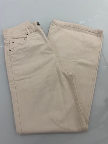 Williane B. review of Calça Jeans Wide Leg Buriti Bege image 1 out of 1