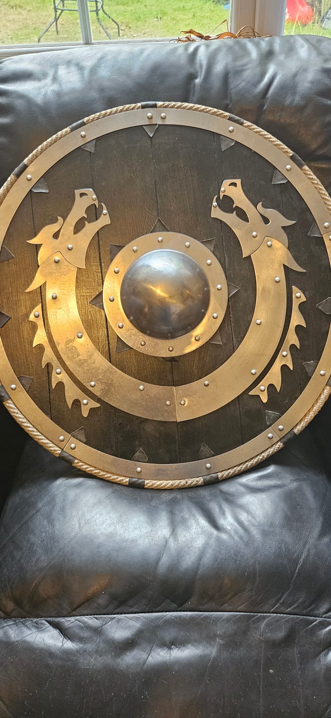 Customer photo review of Dragon Shield - Trollkors