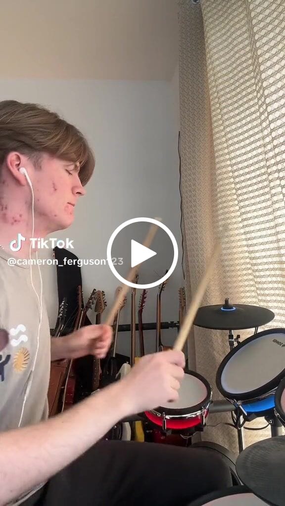 Customer video review of Donner BackBeat Batterie électronique avec lumières LED personnalisables et écran tactile de 7 pouces