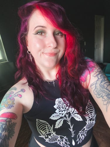 Customer photo review of Arma Mitis Cropped Tank