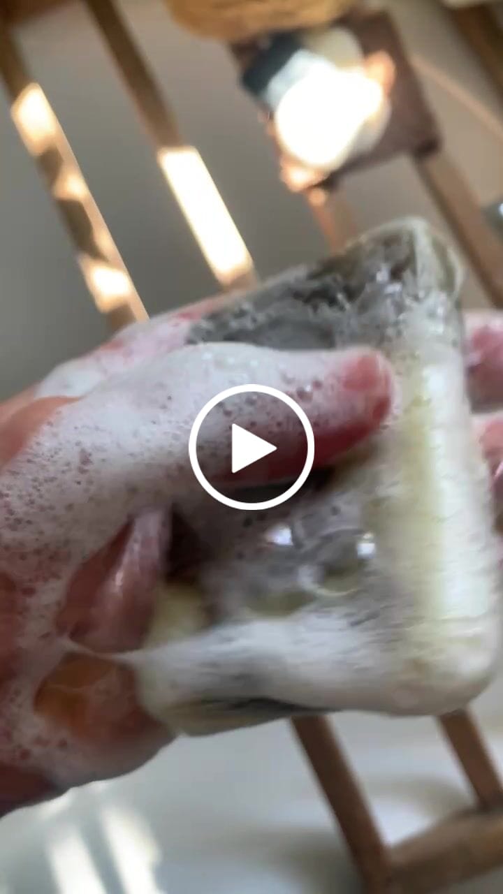 Customer video review of 15% Herbal-Love Haarseife (Haarwachstum & Haarglanz)