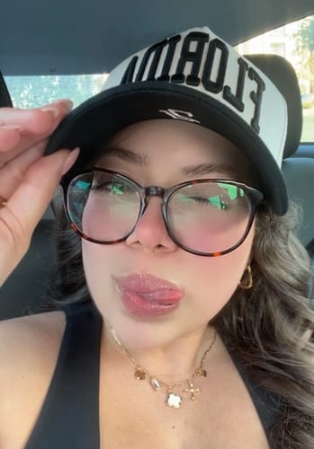 Customer photo review of FLORIDA SNAPBACK - OFF WHITE EDITION