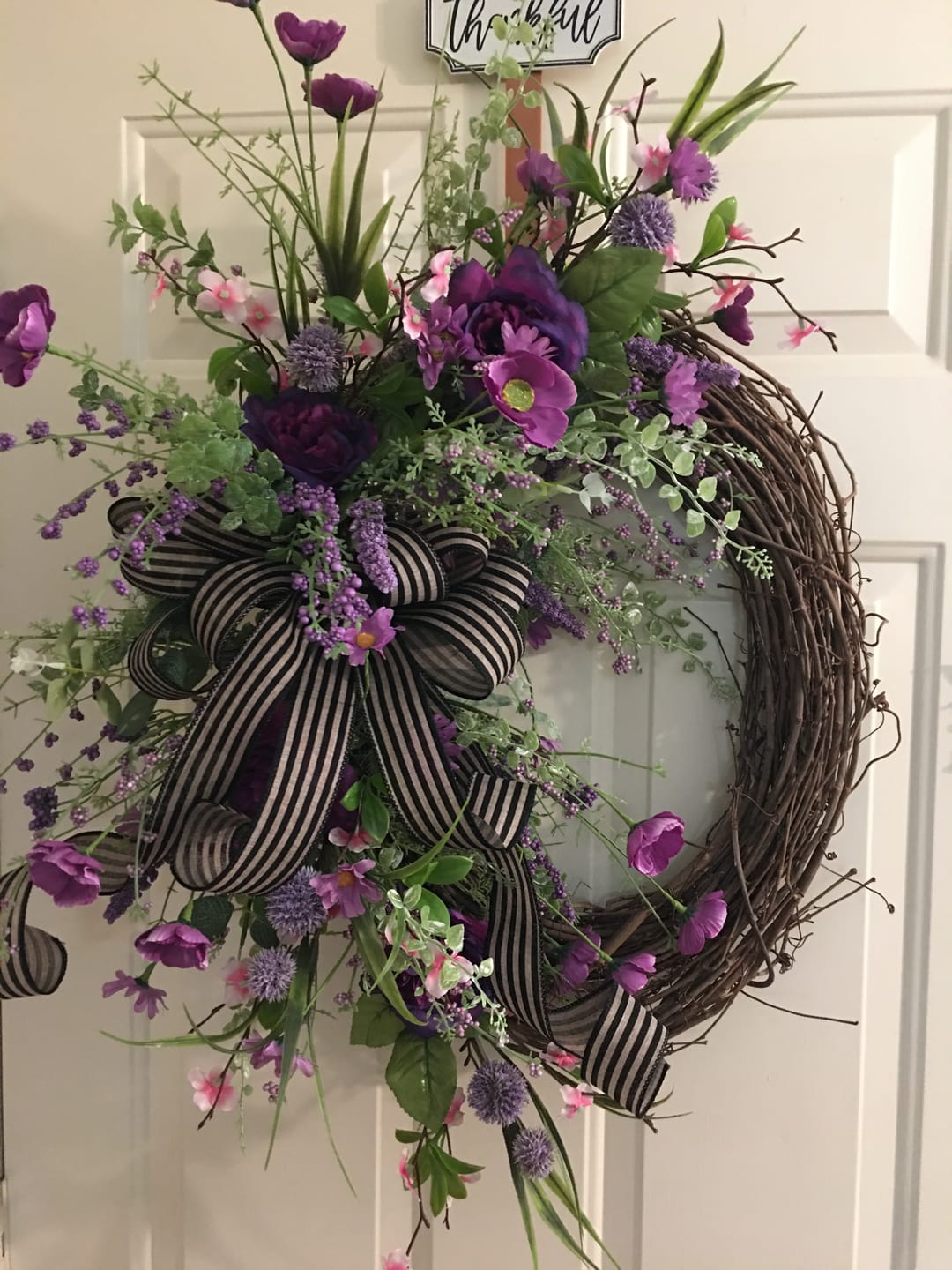 Customer photo review of 18" Oval Grapevine Wreath - DECOE-037