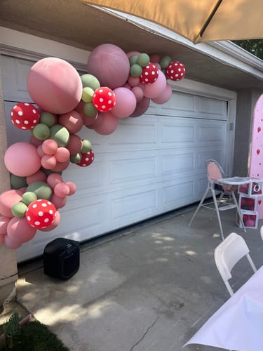 Customer photo review of Strawberry Patch Balloon Garland Kit
