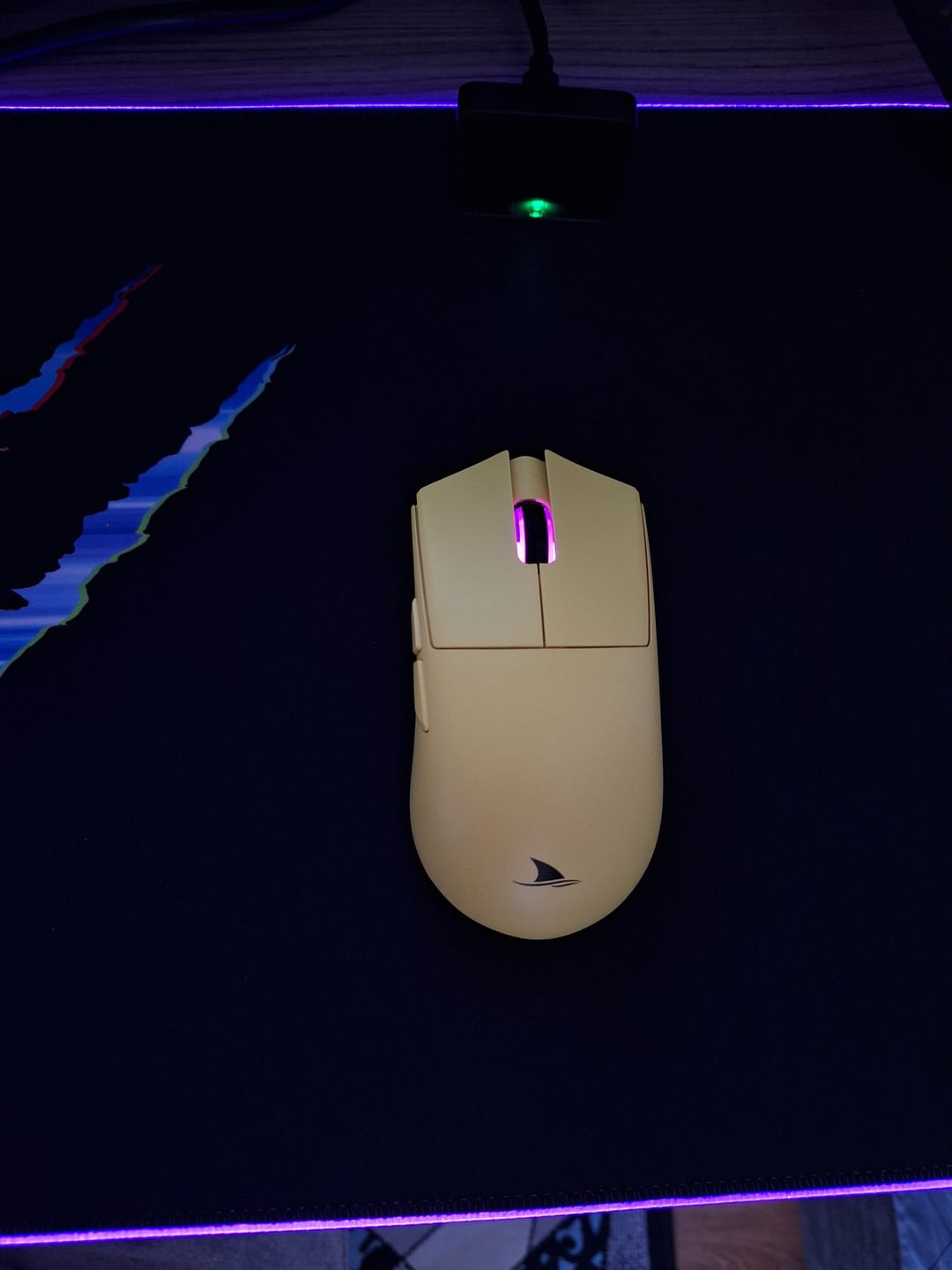 Customer photo review of Darmoshark M3S Wireless Mouse