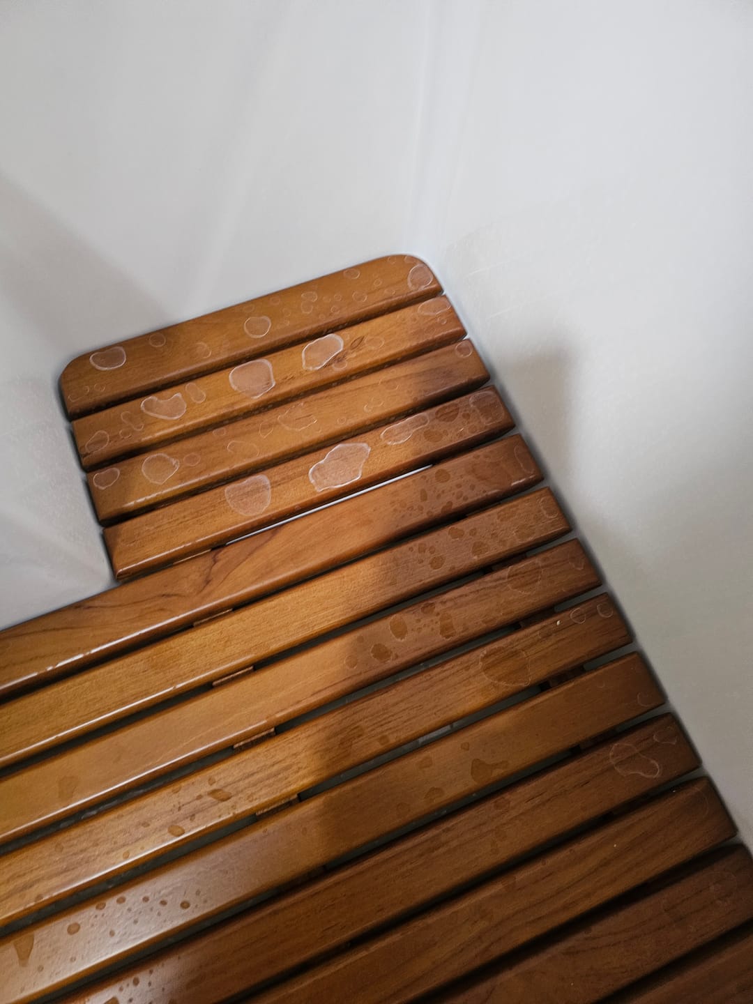 Customer photo review of 25FB / 27FB / 30RB L-shape Airstream Teak Shower Mat