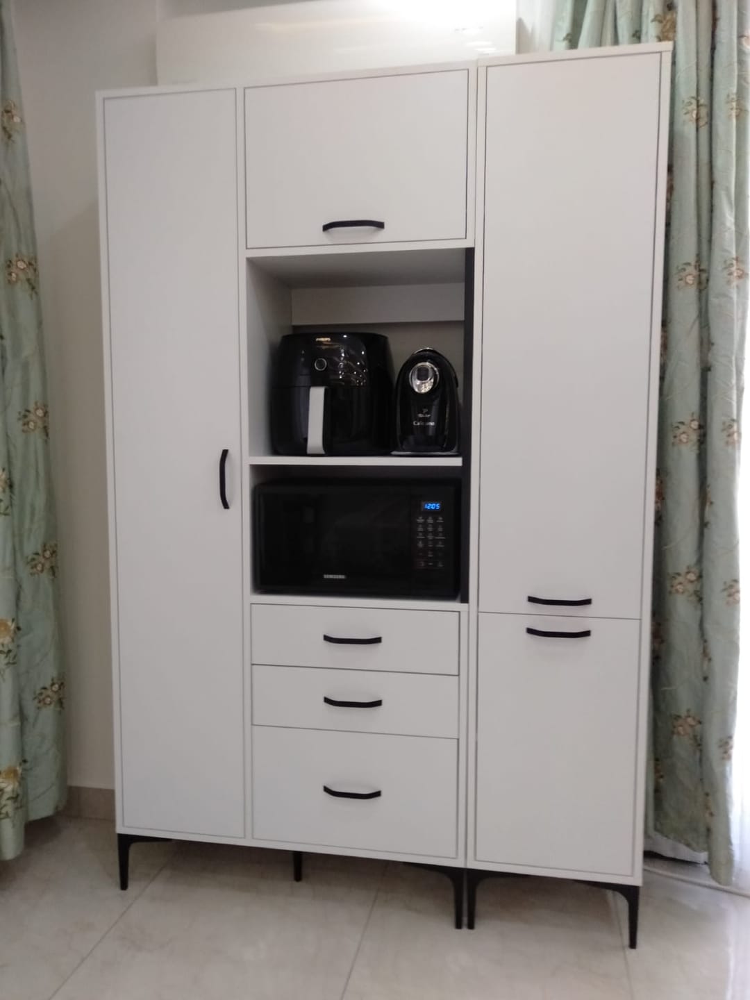 Customer photo review of Rani JE118 Çok Amaçlı Dolap 4 Kapaklı 3 Çekmeceli Kiler Mutfak Dolabı Beyaz