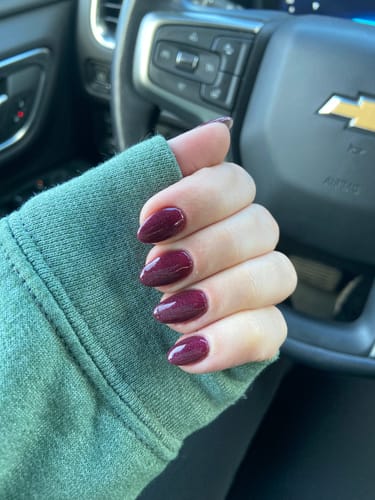 Customer photo review of D1148 Wander Woman Wine Shimmer Dip Powder