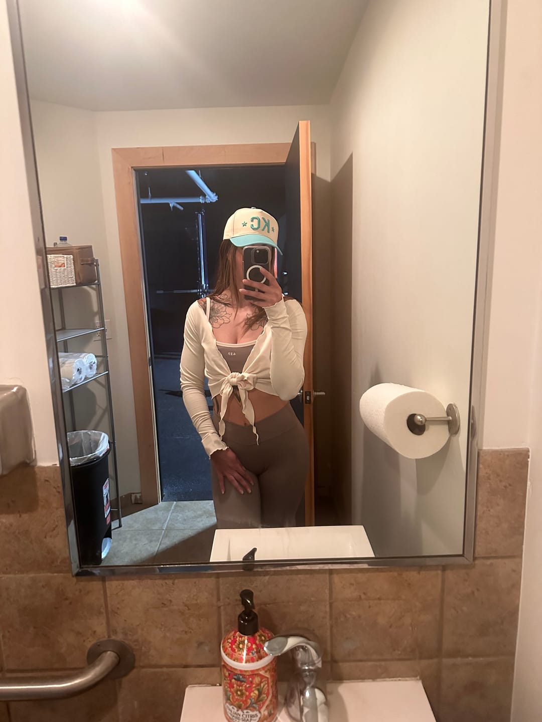 Customer photo review of The V Legging / Clay Mask