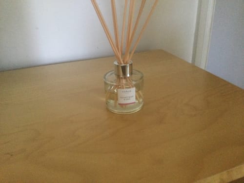 Customer photo review of Velvet Rose & Oud Reed Diffuser