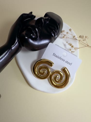 Customer photo review of Aretes espiral dorados - acero inoxidable