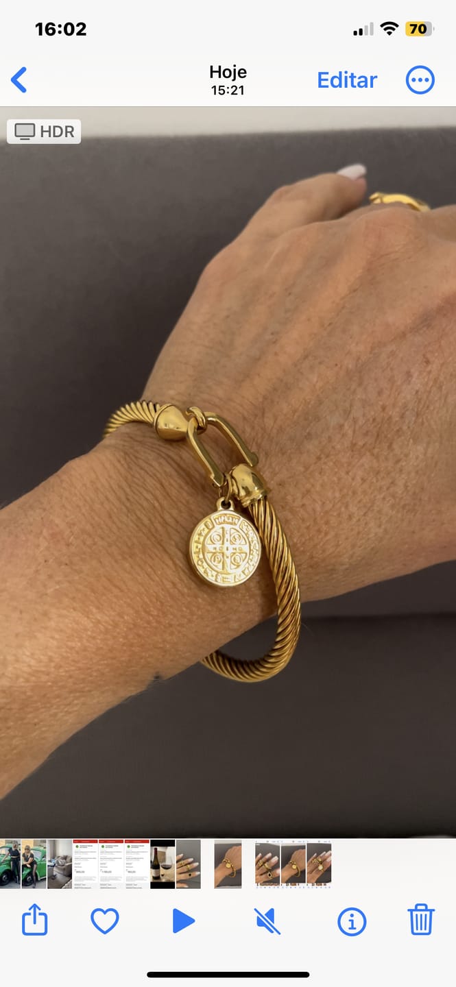 Customer photo review of Bracelete Pingente São Bento Banhado em Ouro 18K