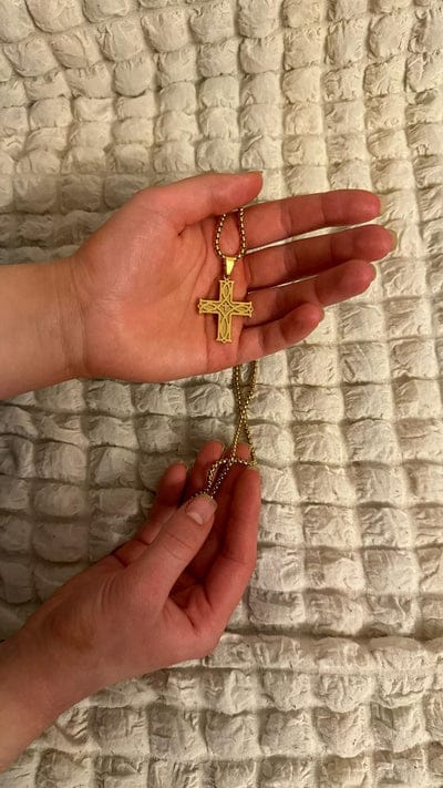 Customer photo review of Statement™ Kreuzkette