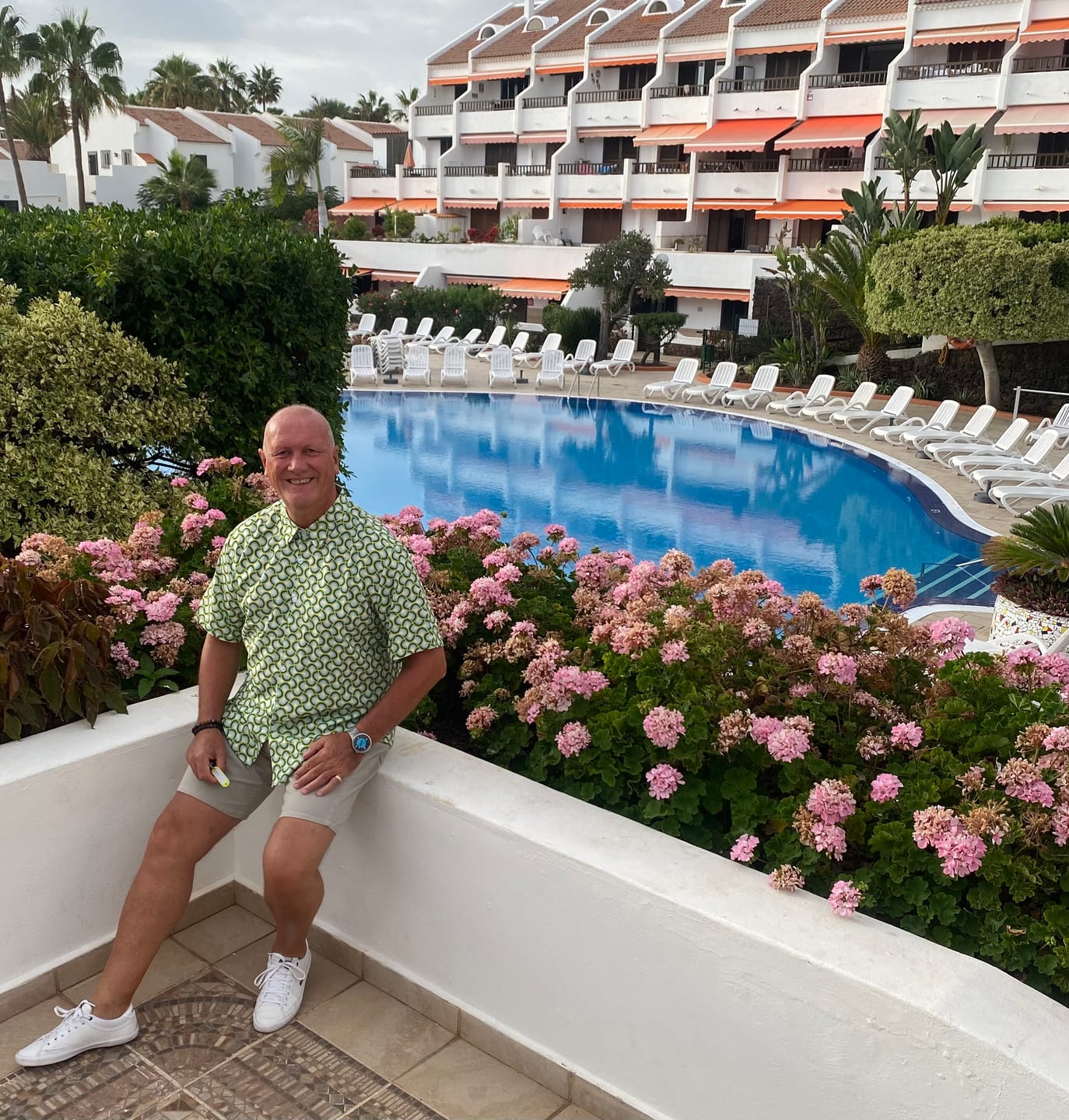 Customer photo review of Men's Green Cool Summer Beach Short Sleeve Shirt