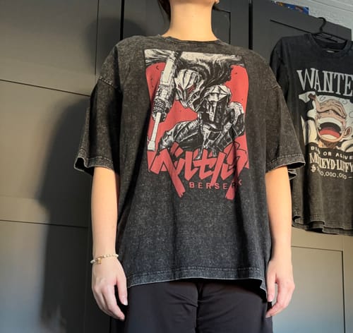Customer photo review of BERSERK VINTAGE OVERSIZE TEE
