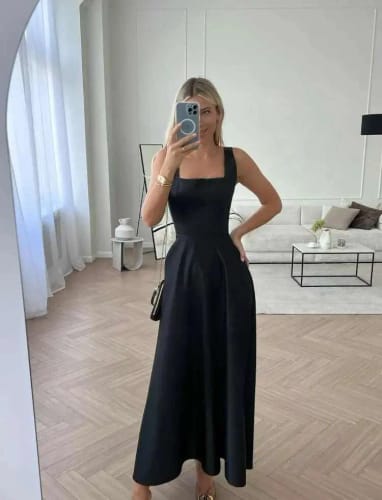 Customer photo review of Sofia Classy Midi Dress