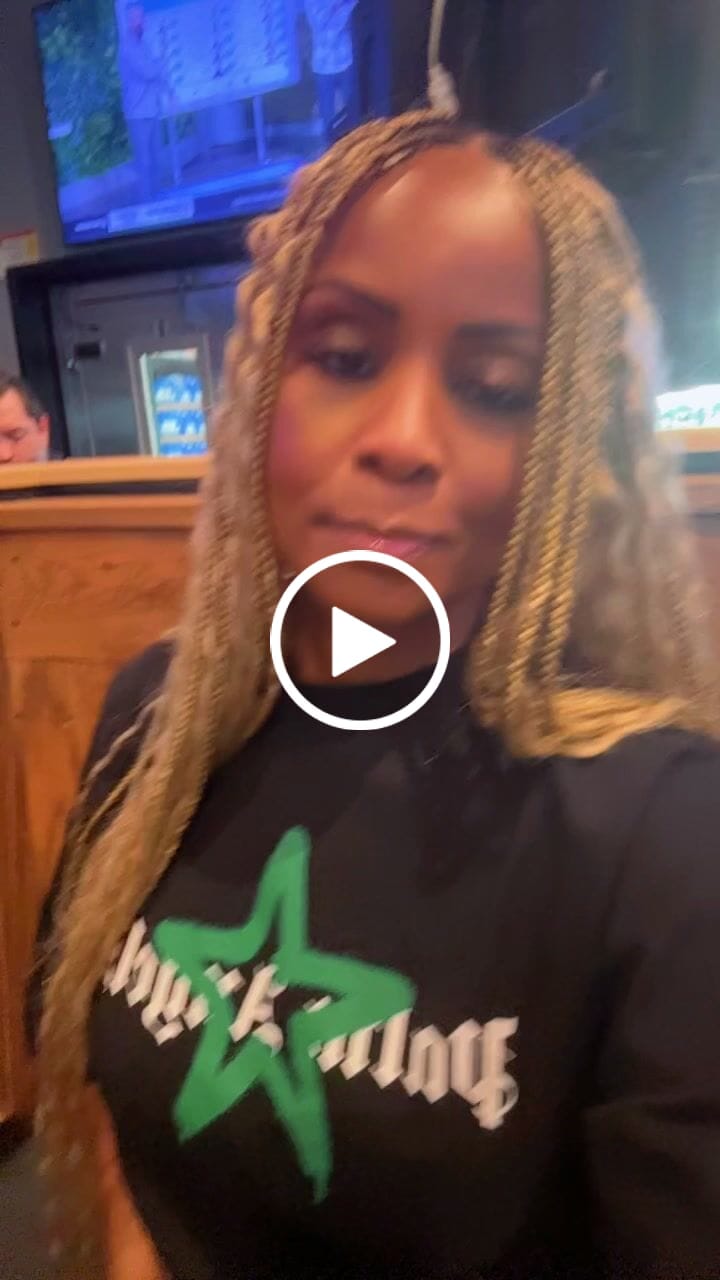 Customer video review of #27 Honey Blonde Deep Wave Bulk Hair Extensions for Braiding