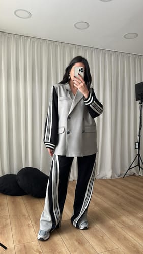 Customer photo review of Pleasant Breathe Sweatshirt Patchwork Oversized Blazer and Elastic Waist Pocket Loose Pants Set