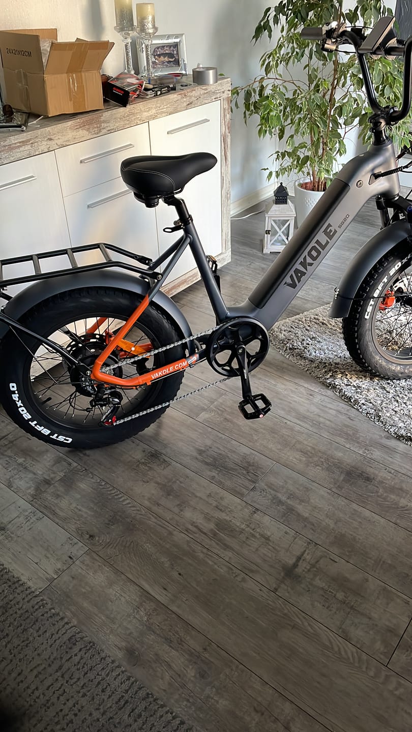 Customer photo review of Vakole SG20 Upgraded Version 250W 20" Fat Bike Electric Trekking Bike 48V 15.6Ah Samsung Battery