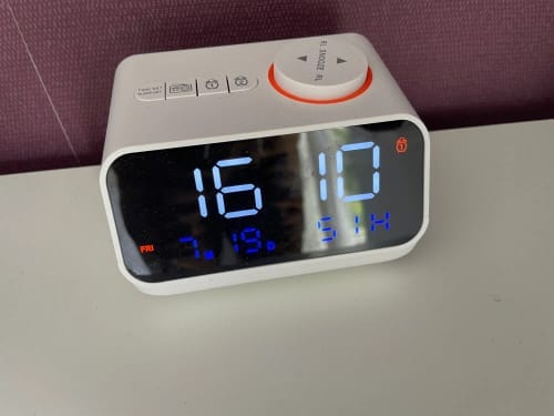 Customer photo review of Radio réveil moderne