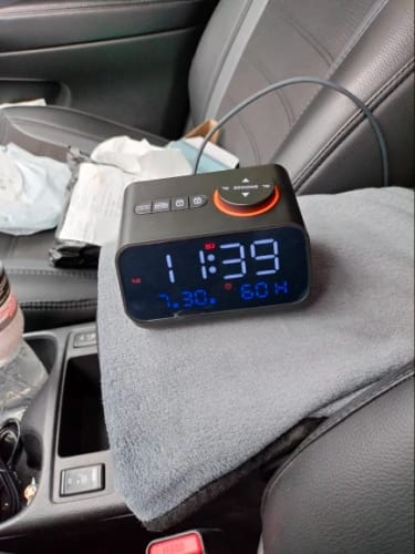 Customer photo review of Radio réveil moderne