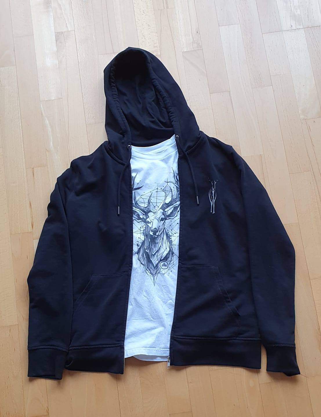 Customer photo review of Hirsch Skizze  - Herren Premium Organic Shirt