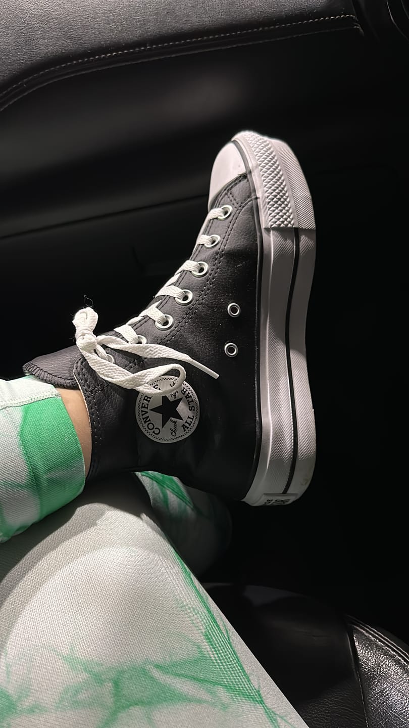 Customer photo review of Zapatillas Converse Chuck Taylor Hi Platform Leather Negro Blanco