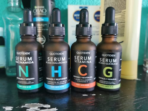 Customer photo review of NUEVO: Kit Los 4 Fantásticos (44% OFF) - Serum de Vitamina C 30ml + Serum de Niacinamida 30ml + Serum Ácido Glicólico 30ml + Serum de Ácido Hialurónico 30ml