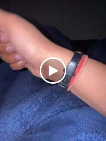 Customer video review of Mesh bracelet gold