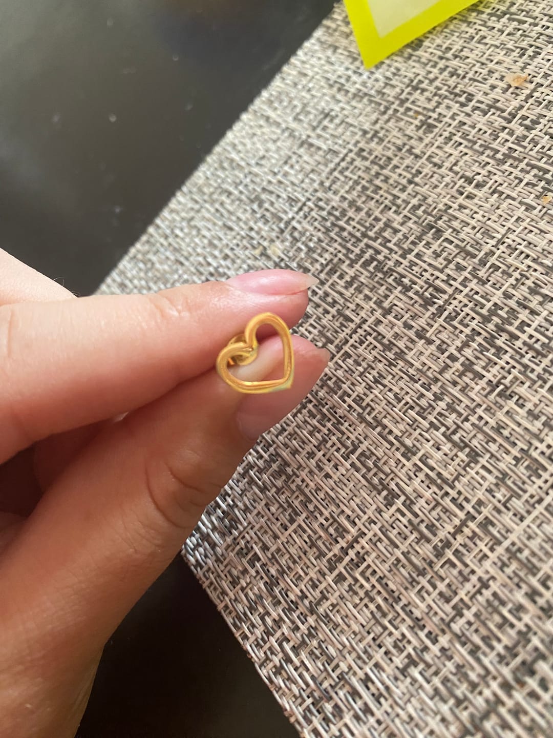 Customer photo review of Aretes Corazón
