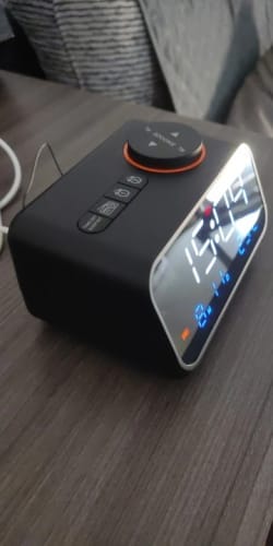 Customer photo review of Radio réveil moderne
